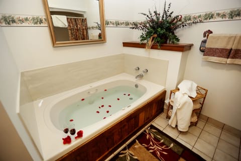 Room, Private Bathroom (Laurel King Suite Romantic Get Away) | Deep soaking bathtub