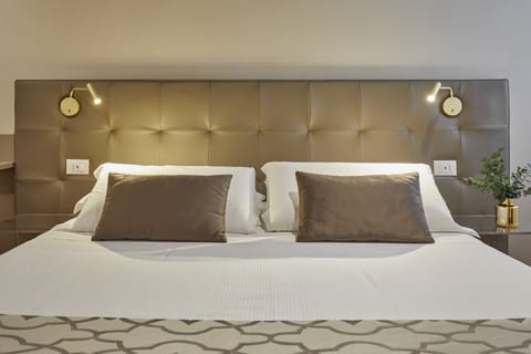 Deluxe Double Room (1° floor) | Egyptian cotton sheets, premium bedding, down comforters