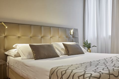 Deluxe Double Room (1° floor) | Egyptian cotton sheets, premium bedding, down comforters