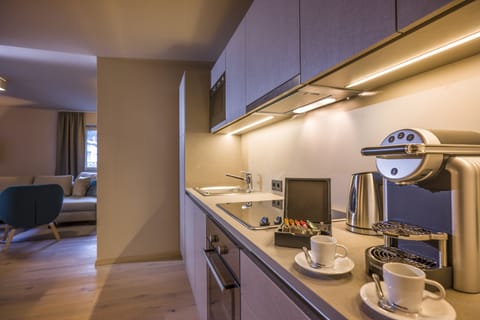 Apartment, 3 Bedrooms (pay 140 EUR cleaning fee at check-in) | Private kitchen | Full-size fridge, microwave, oven, stovetop