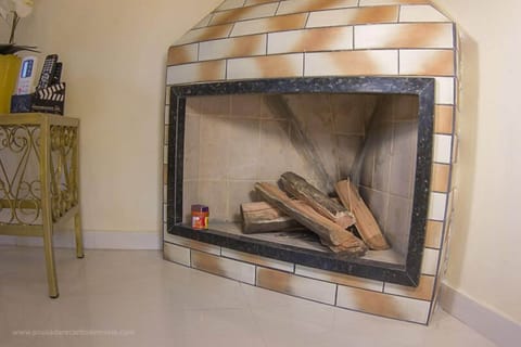 Classic Triple Room, Fireplace | Fireplace