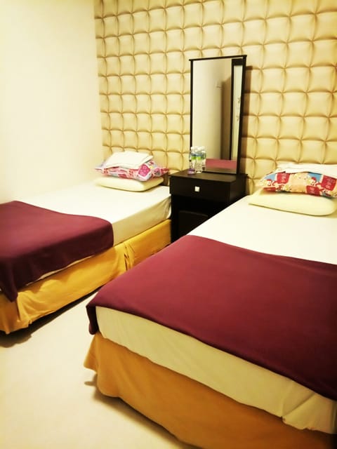 Standard Single Room, 1 Twin Bed | Desk, iron/ironing board