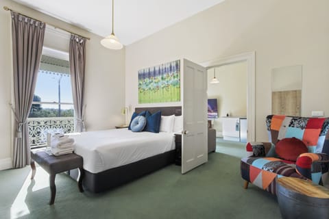 Executive Suite | In-room safe, iron/ironing board, free WiFi, bed sheets