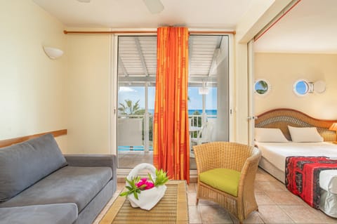 Superior Room, 1 Bedroom, 2 Bathrooms, Sea View | In-room safe, desk, laptop workspace, blackout drapes