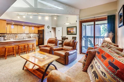 Condo, 2 Bedrooms | Interior