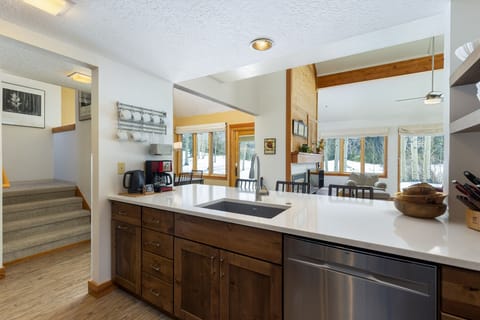 Condo, 2 Bedrooms | Private kitchen | Full-size fridge, microwave, oven, stovetop