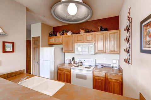 Condo, 1 Bedroom | Private kitchen | Microwave, oven, dishwasher, coffee/tea maker