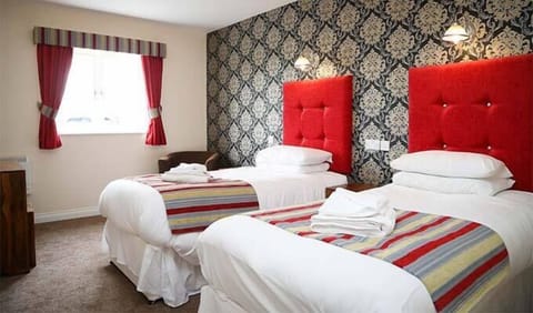 Standard Twin Room | Iron/ironing board, free WiFi, bed sheets, wheelchair access