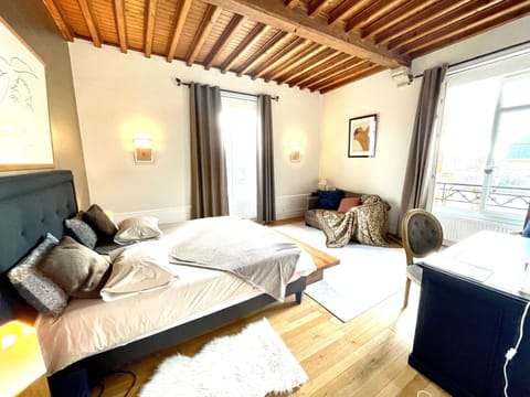 City Apartment, Ensuite, Garden View | Premium bedding, memory foam beds, laptop workspace, blackout drapes