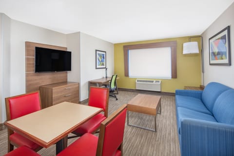 Suite, 1 Bedroom (Feature) | In-room safe, desk, iron/ironing board, free cribs/infant beds