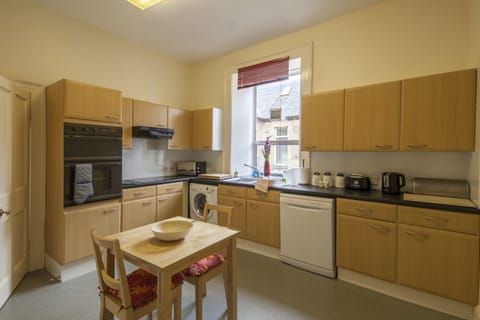 Apartment, 3 Bedrooms | Private kitchen | Fridge, microwave, stovetop, dishwasher