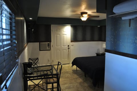 Room, 1 Queen Bed | Individually decorated, individually furnished, soundproofing, free WiFi