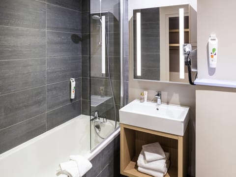 Standard Suite, 1 Double Bed with Sofa bed (Standard) | Premium bedding, in-room safe, desk, blackout drapes