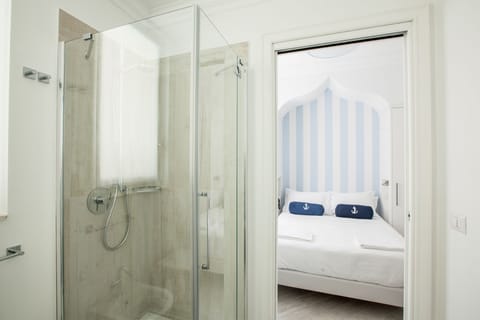 Classic Dependance,Annex Building | Bathroom | Shower, free toiletries, hair dryer, slippers