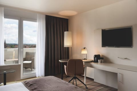 Superior Room | In-room safe, desk, soundproofing, iron/ironing board