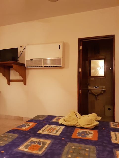 Desk, laptop workspace, iron/ironing board, free WiFi