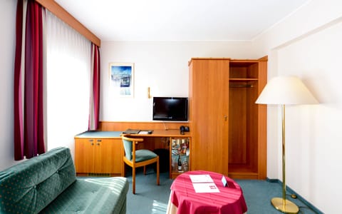 Standard Triple Room | Premium bedding, memory foam beds, minibar, in-room safe