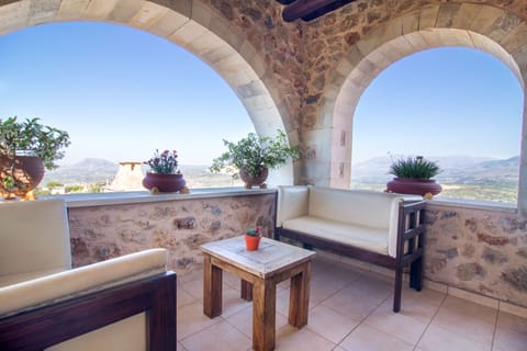 Traditional House (Malotira) | Balcony