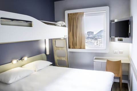 Standard Room, Multiple Beds | Desk, free WiFi, bed sheets, wheelchair access