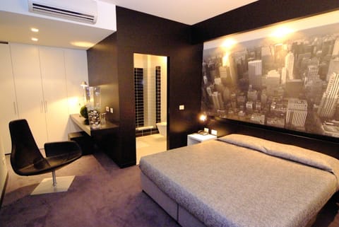 Minibar, in-room safe, individually furnished, desk