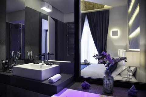 Double Room, Jetted Tub | Bathroom | Designer toiletries, hair dryer, slippers, bidet