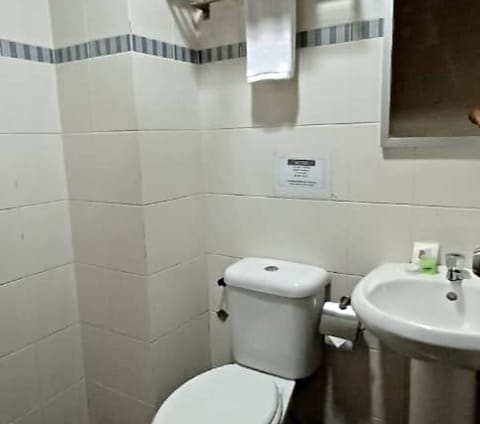 Standard Double Room | Bathroom | Shower, towels