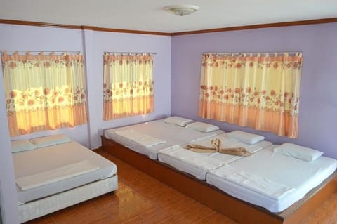 Villa, 1 Bedroom (7 Pax) | Desk, bed sheets