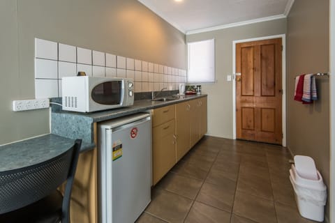 Standard Studio | Private kitchen | Fridge, microwave, coffee/tea maker, electric kettle