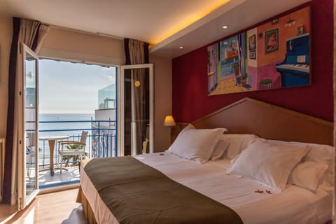 Double or Twin Room, Balcony, Sea View | Premium bedding, minibar, in-room safe, individually furnished