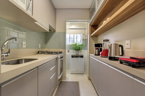 Superior Apartment 4 | Private kitchen | Fridge, microwave, coffee/tea maker, electric kettle