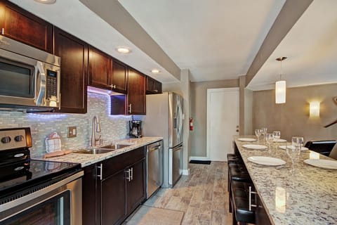 Condo, 2 Bedrooms | Private kitchen | Full-size fridge, microwave, oven, stovetop