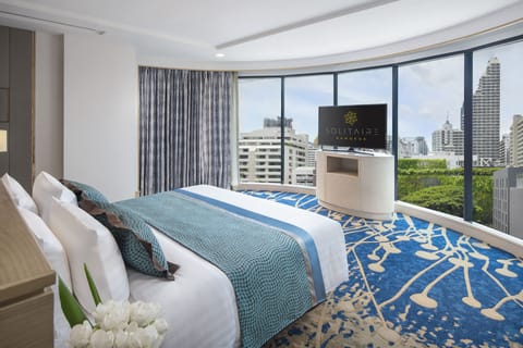 Grand Deluxe Room | Hypo-allergenic bedding, minibar, in-room safe, desk