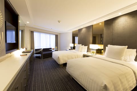 Executive Double or Twin Room | Premium bedding, minibar, in-room safe, desk