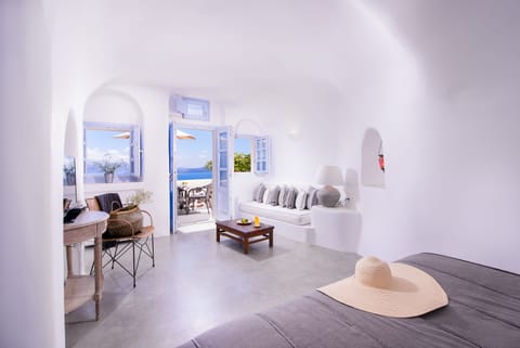 Levanta Cave Suite with Caldera View & Hot Tub | View from room