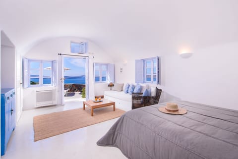 Mantzourana Cliff House with Caldera View | View from room