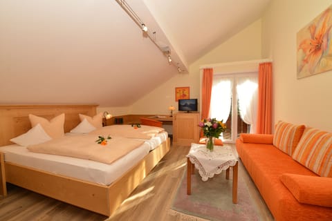 Deluxe Double Room, Balcony, Annex Building | In-room safe, free cribs/infant beds, rollaway beds, free WiFi