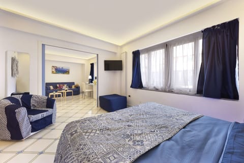 Suite | Premium bedding, minibar, in-room safe, individually decorated