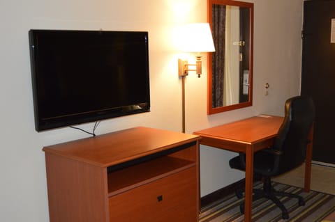 In-room safe, desk, iron/ironing board, free WiFi