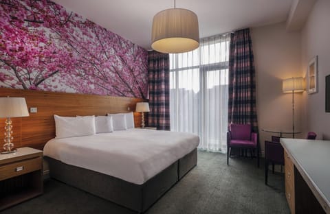 Deluxe Double or Twin Room | In-room safe, desk, iron/ironing board, free WiFi