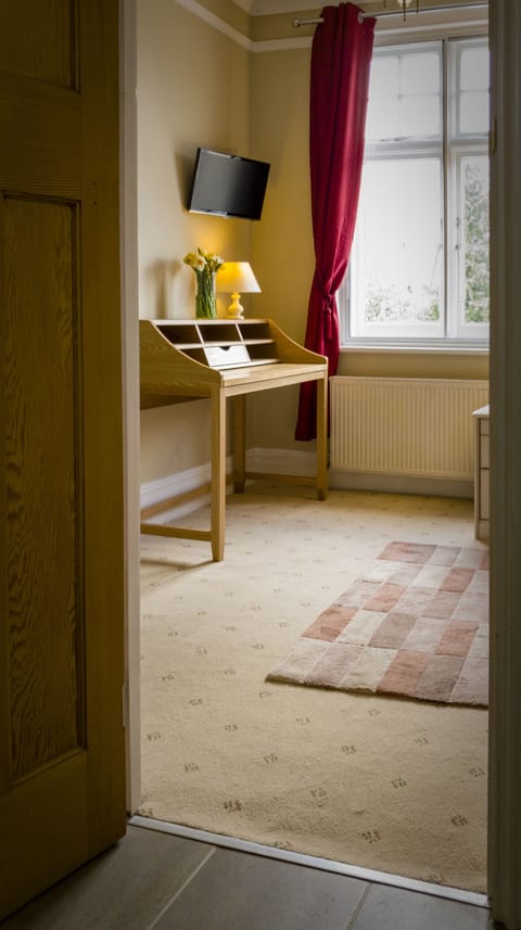 Single Room, Ensuite (Room only) | Individually decorated, individually furnished, laptop workspace