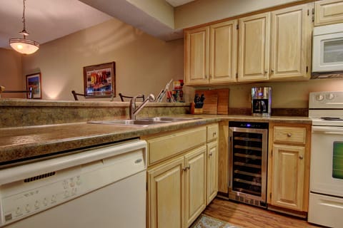 Condo, 2 Bedrooms | Private kitchen | Fridge, microwave, oven, stovetop