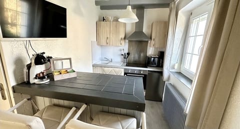 Cottage, Private Bathroom (du Sapin) | Shared kitchen | Highchair