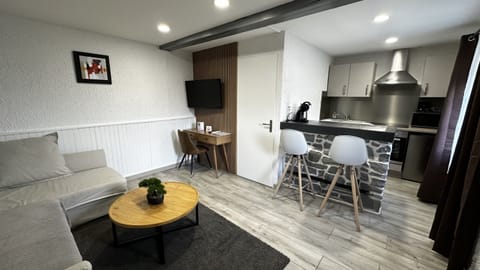 Cottage, Private Bathroom, Pool View (du Chêne) | Dining