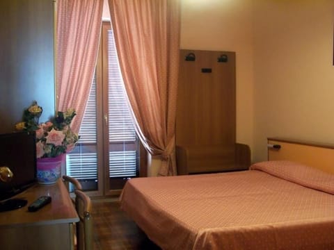 Standard Double Room | Desk, free WiFi