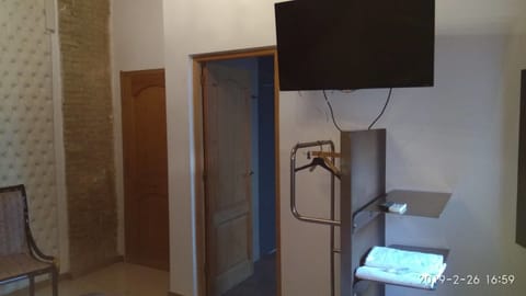 Individually decorated, individually furnished, desk, soundproofing