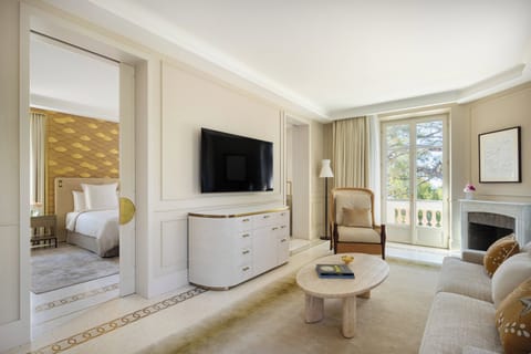 Villa (Beauchamp) | Living area | Flat-screen TV