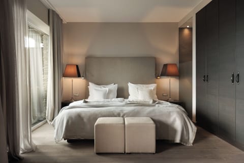 Junior Suite | Premium bedding, minibar, in-room safe, individually decorated