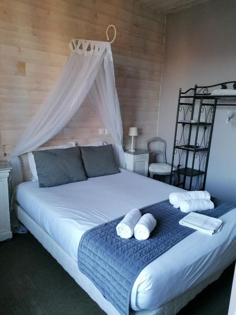 1 bedroom, premium bedding, memory foam beds, individually decorated