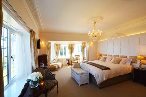 1 Victoria & Albert room | 1 bedroom, premium bedding, in-room safe, individually decorated