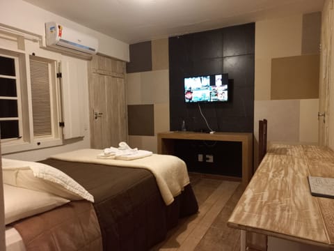 Family Twin Room | Minibar, free WiFi